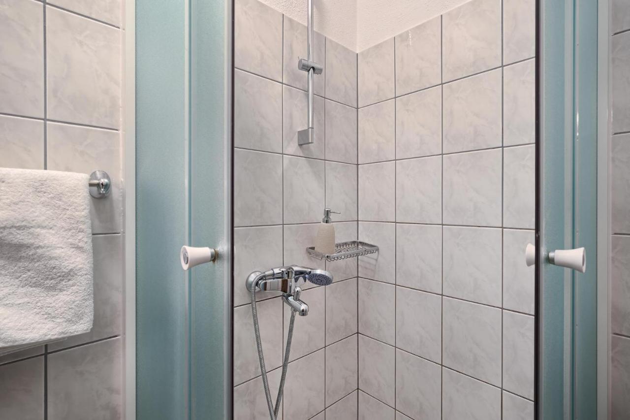 Apartments Irena Хвар Экстерьер фото