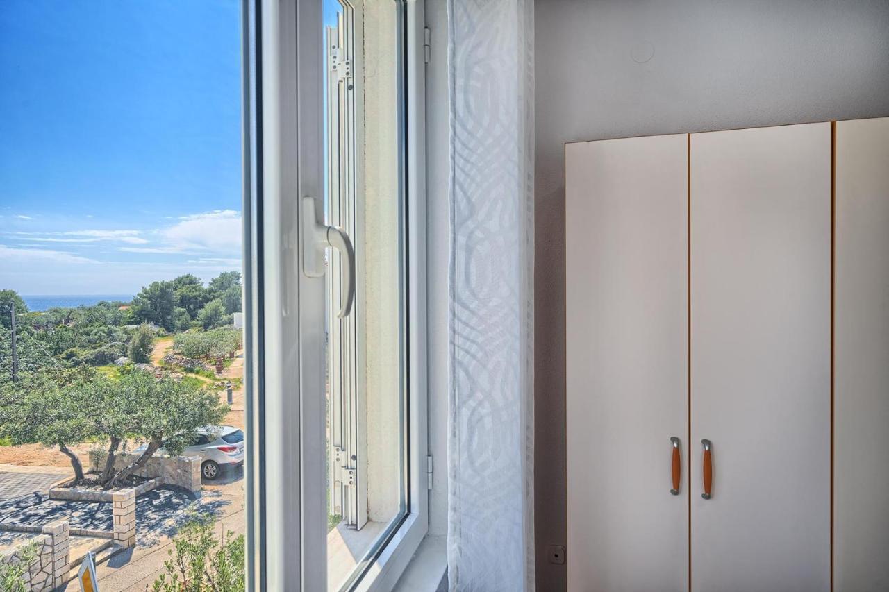 Apartments Irena Хвар Экстерьер фото