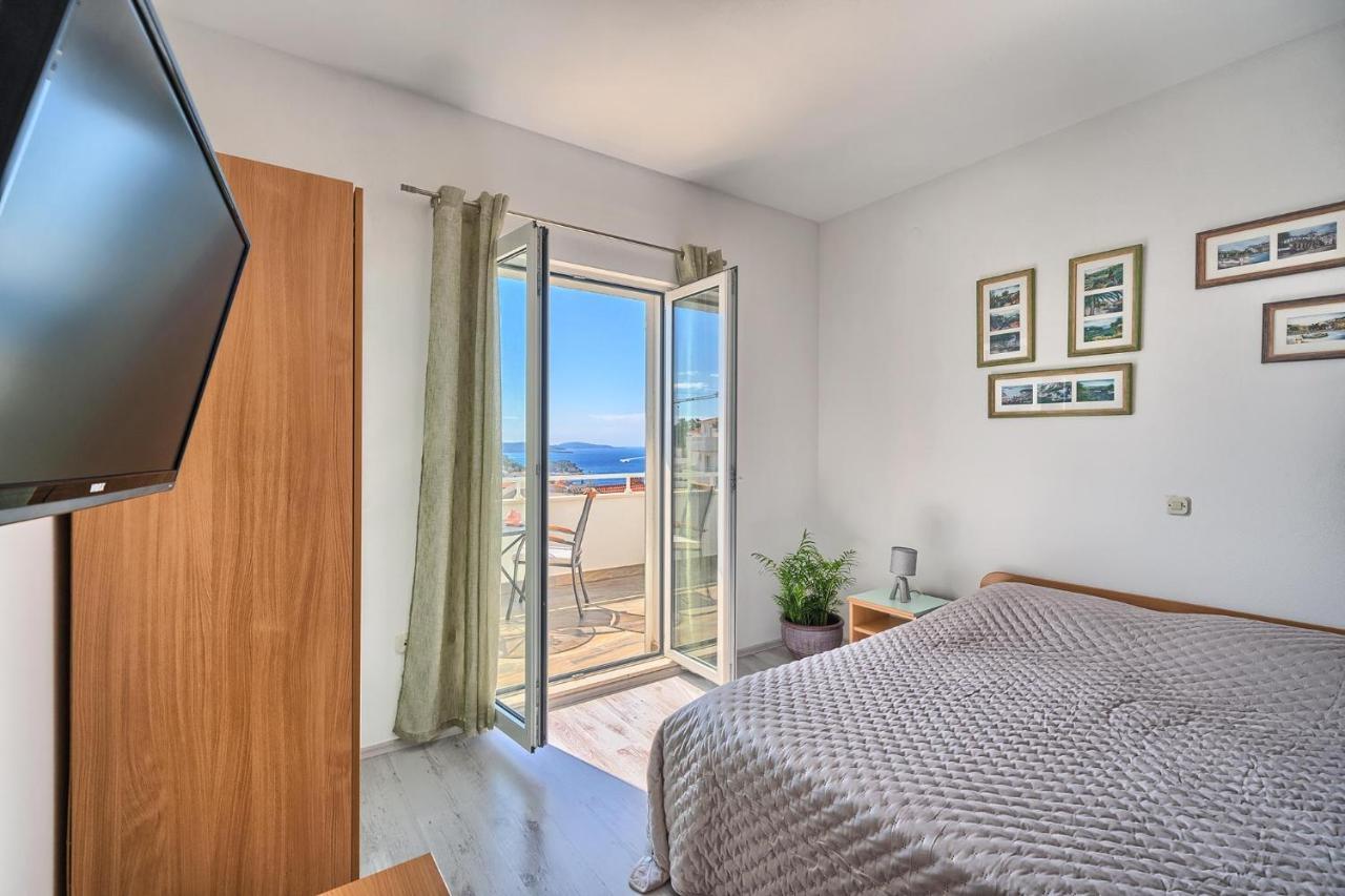 Apartments Irena Хвар Экстерьер фото
